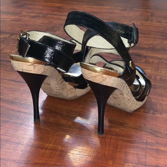 Michael Kors button up heels - Picture 4 of 7